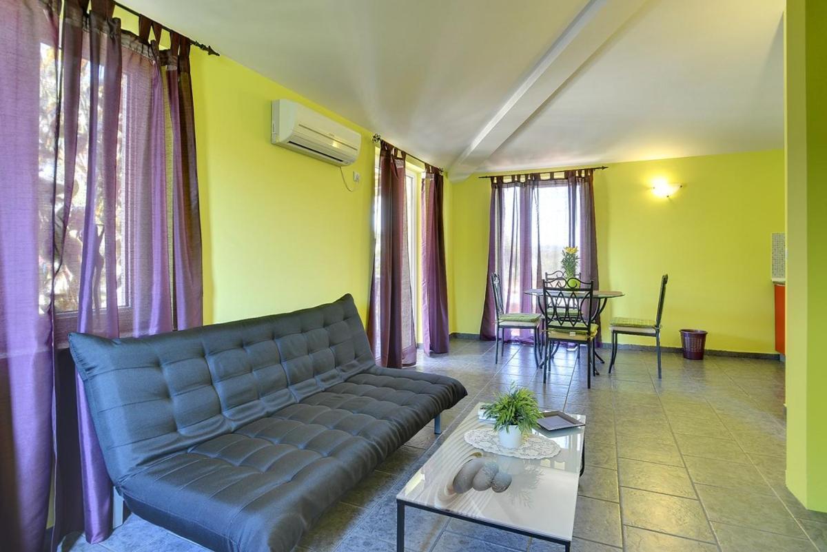 Apartments Puntica Liznjan Exterior photo