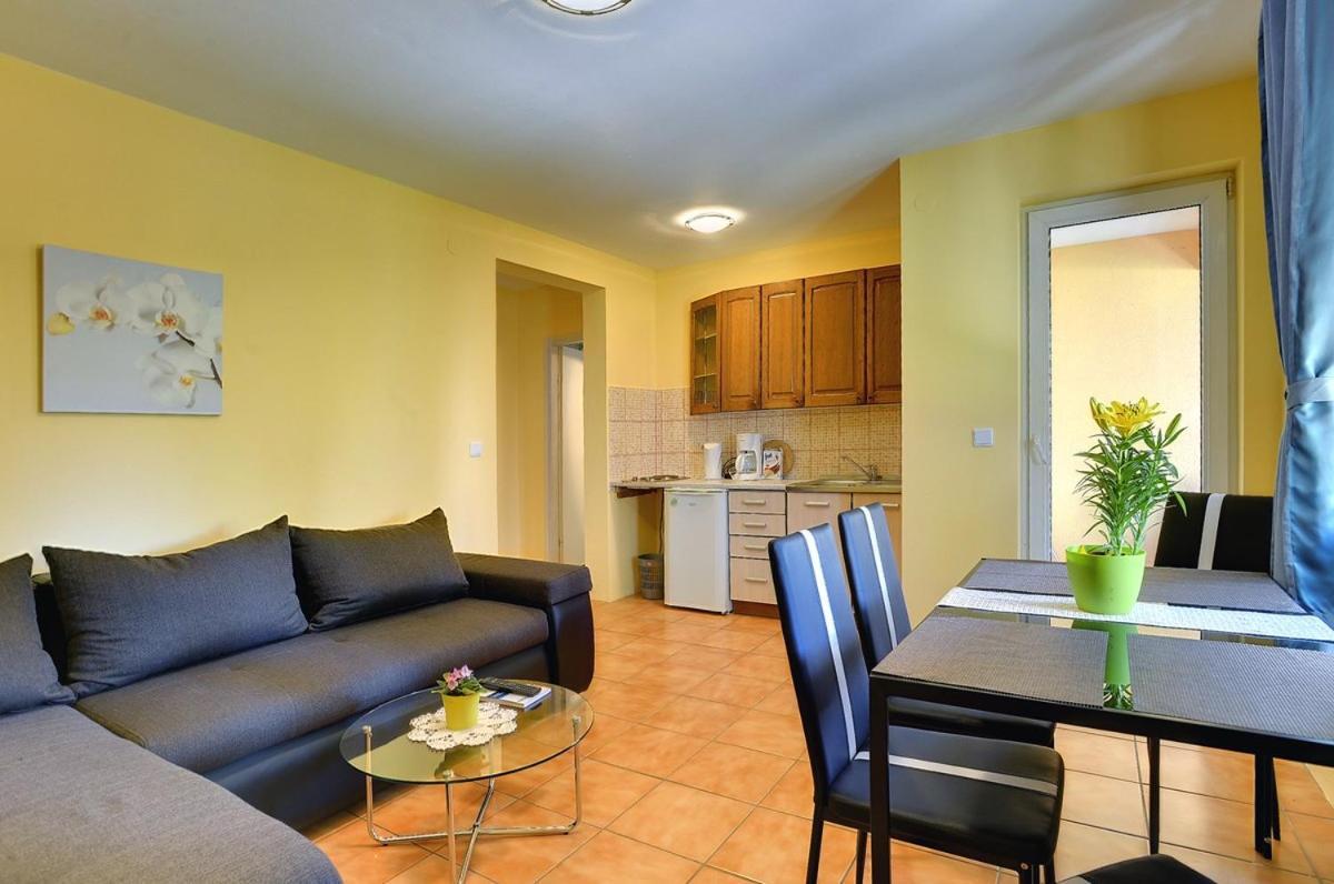Apartments Puntica Liznjan Exterior photo