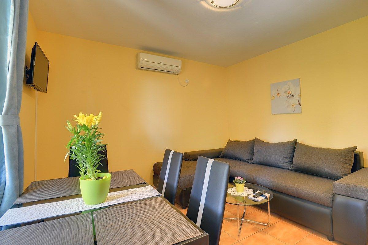 Apartments Puntica Liznjan Exterior photo