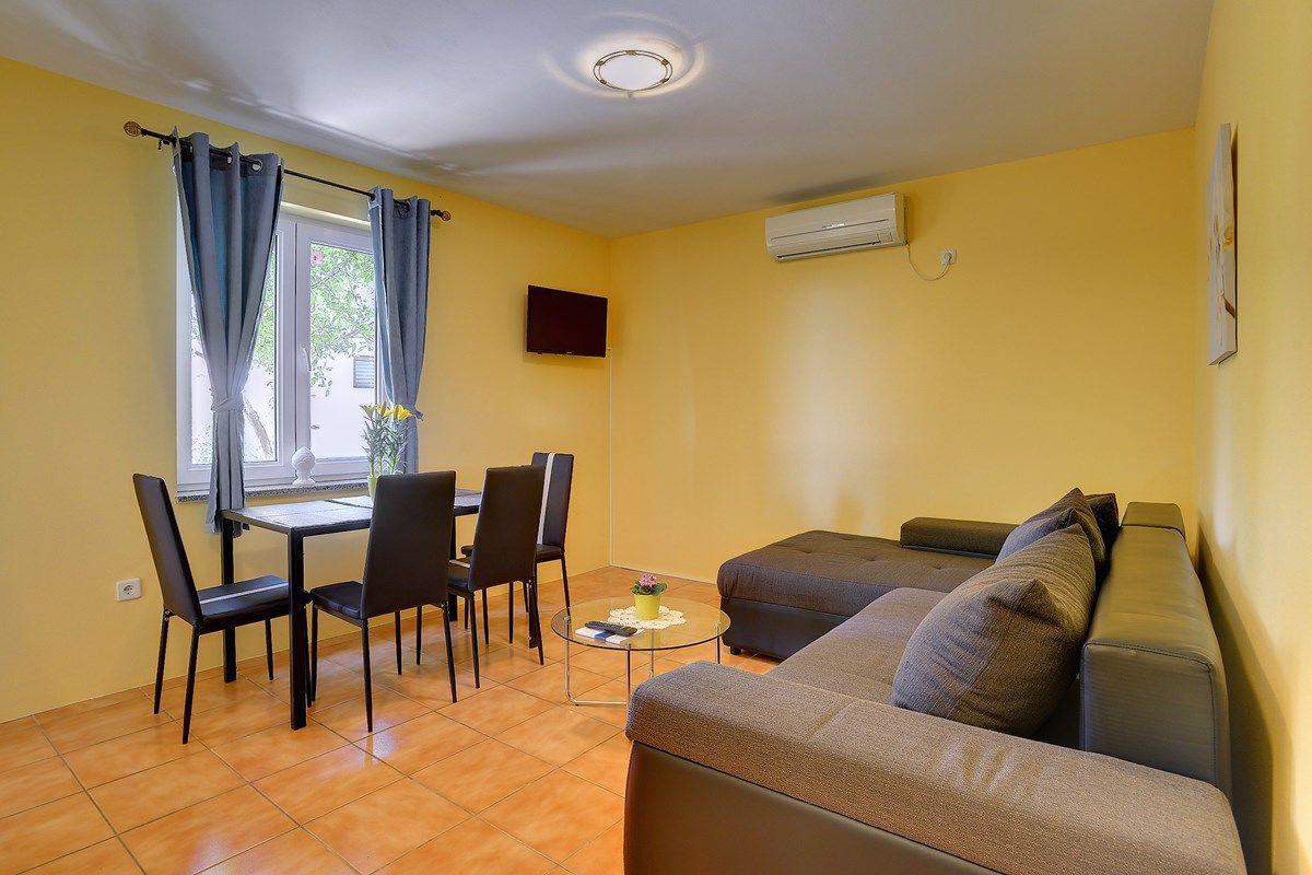 Apartments Puntica Liznjan Exterior photo